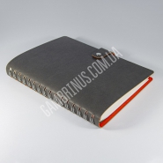 Блокноти на пружині в обкладинці зі шкірзамінника